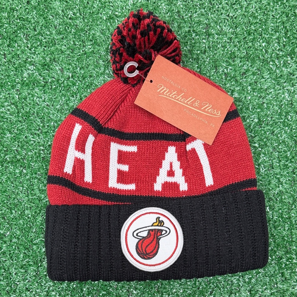 Mitchell & Ness Miami Heat Beanie with Pom NWT